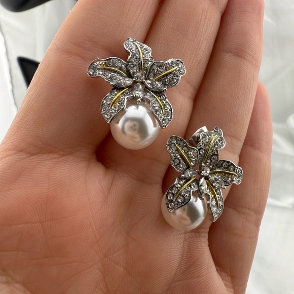Luxury Pearl Flower Earrings – Crystal Bloom Studs, Elegant Bridal Statement - Picture 8 of 12